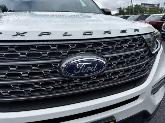 Certified 2023 Ford Explorer XLT w/ Equipment Group 202A AWD/4WD image 10
