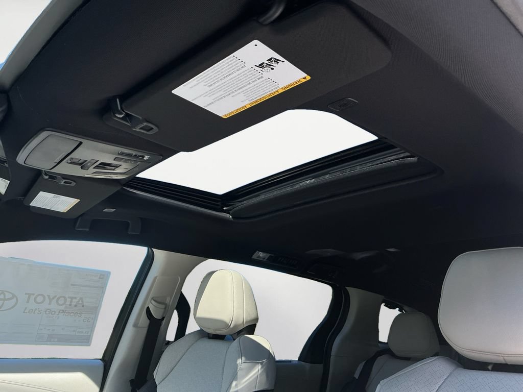New 2026 Toyota Sienna Limited AWD/4WD image 9