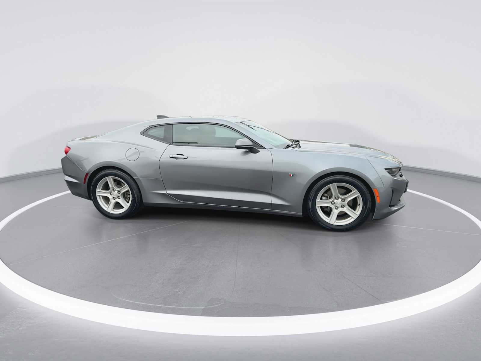 Used 2020 Chevrolet Camaro LT image 9