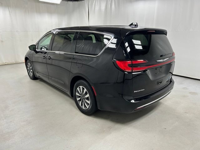 Used 2024 Chrysler Pacifica Limited FWD image 7