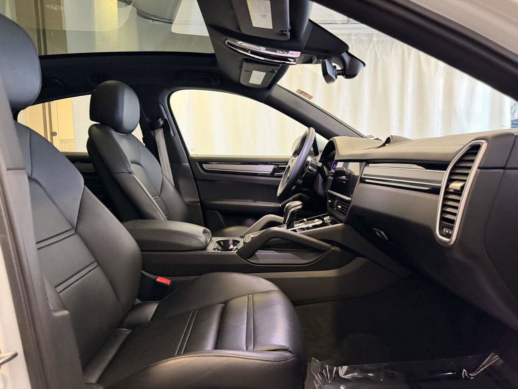 Certified 2023 Porsche Cayenne Coupe AWD/4WD image 15