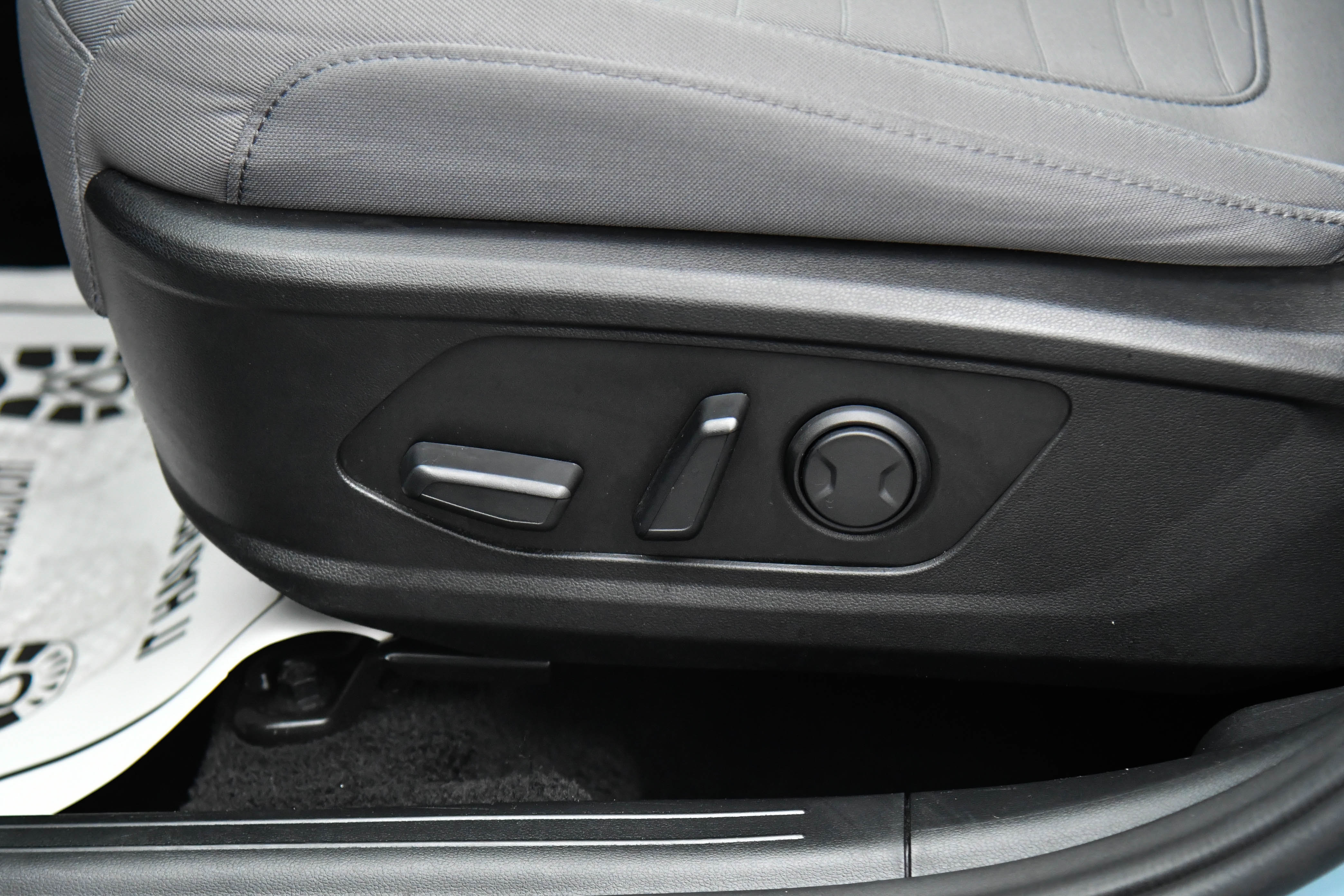 Used 2024 Hyundai Santa Cruz SEL image 17