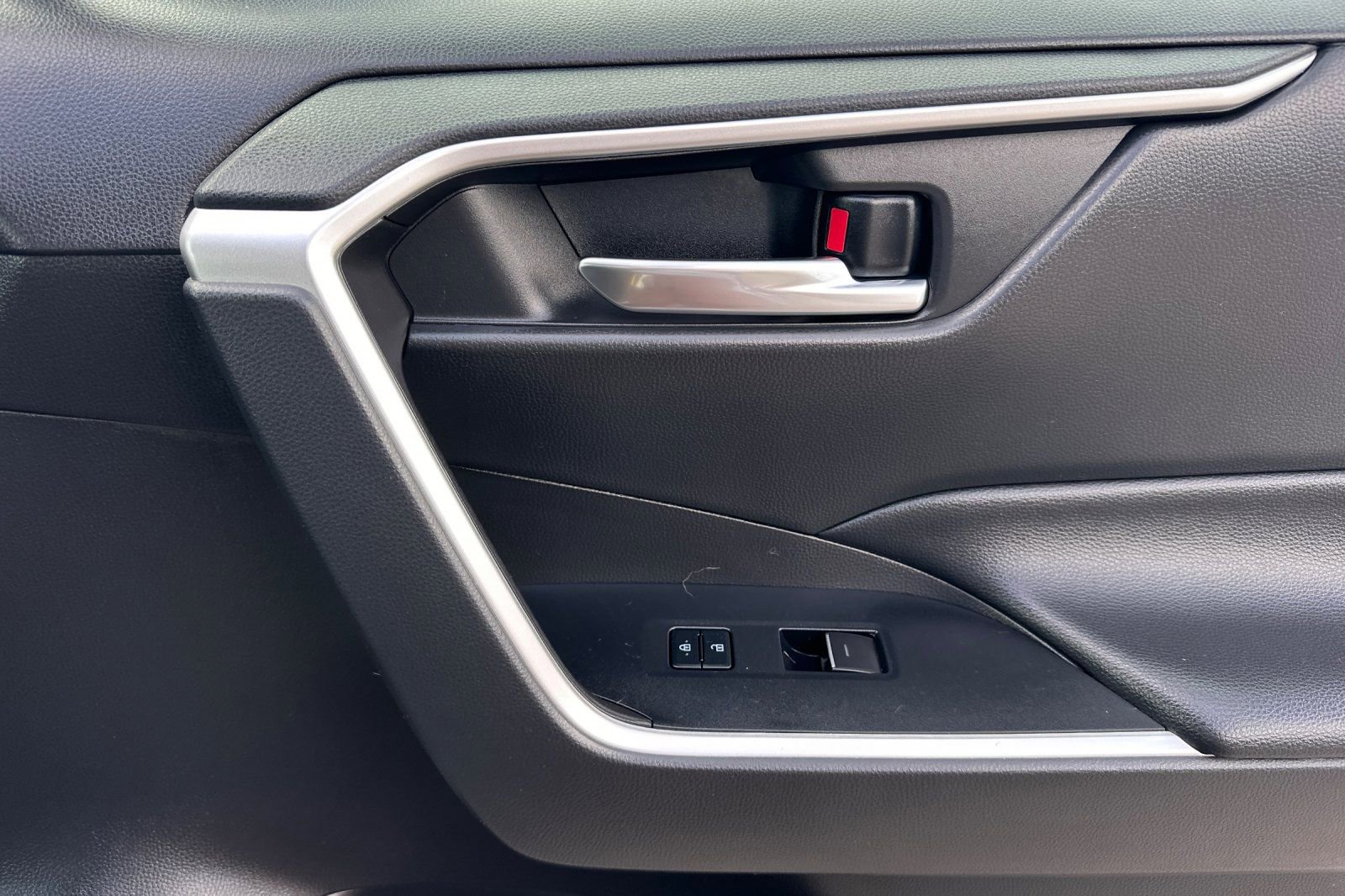 Used 2022 Toyota RAV4 XLE image 20