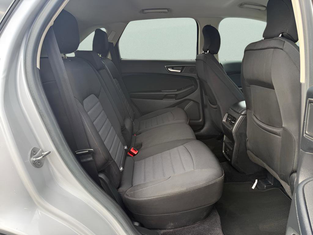 Used 2015 Ford Edge SE image 30