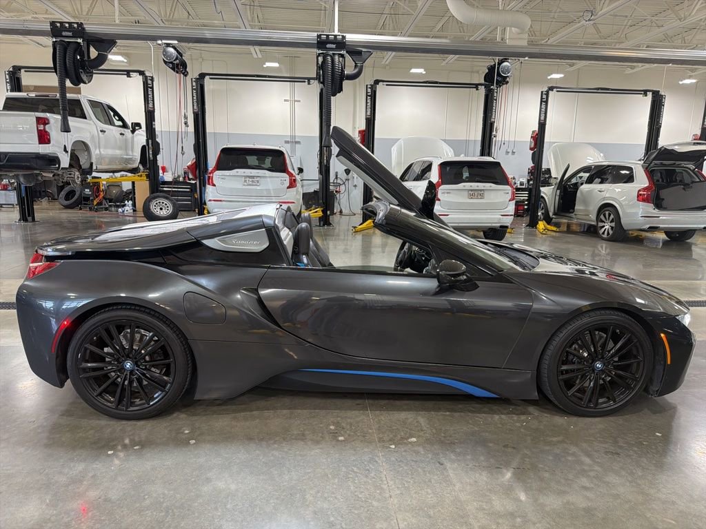 Used 2019 BMW i8 Roadster AWD/4WD image 13