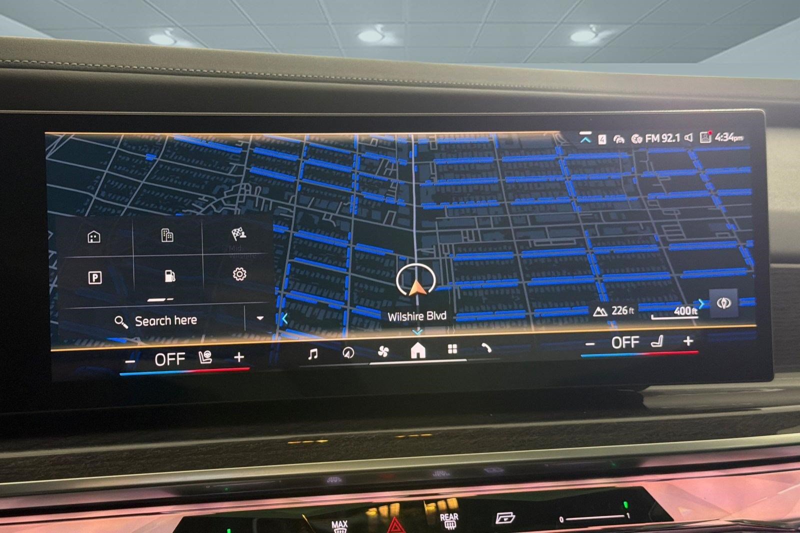 New 2026 BMW 740i w/ Premium Package RWD image 18