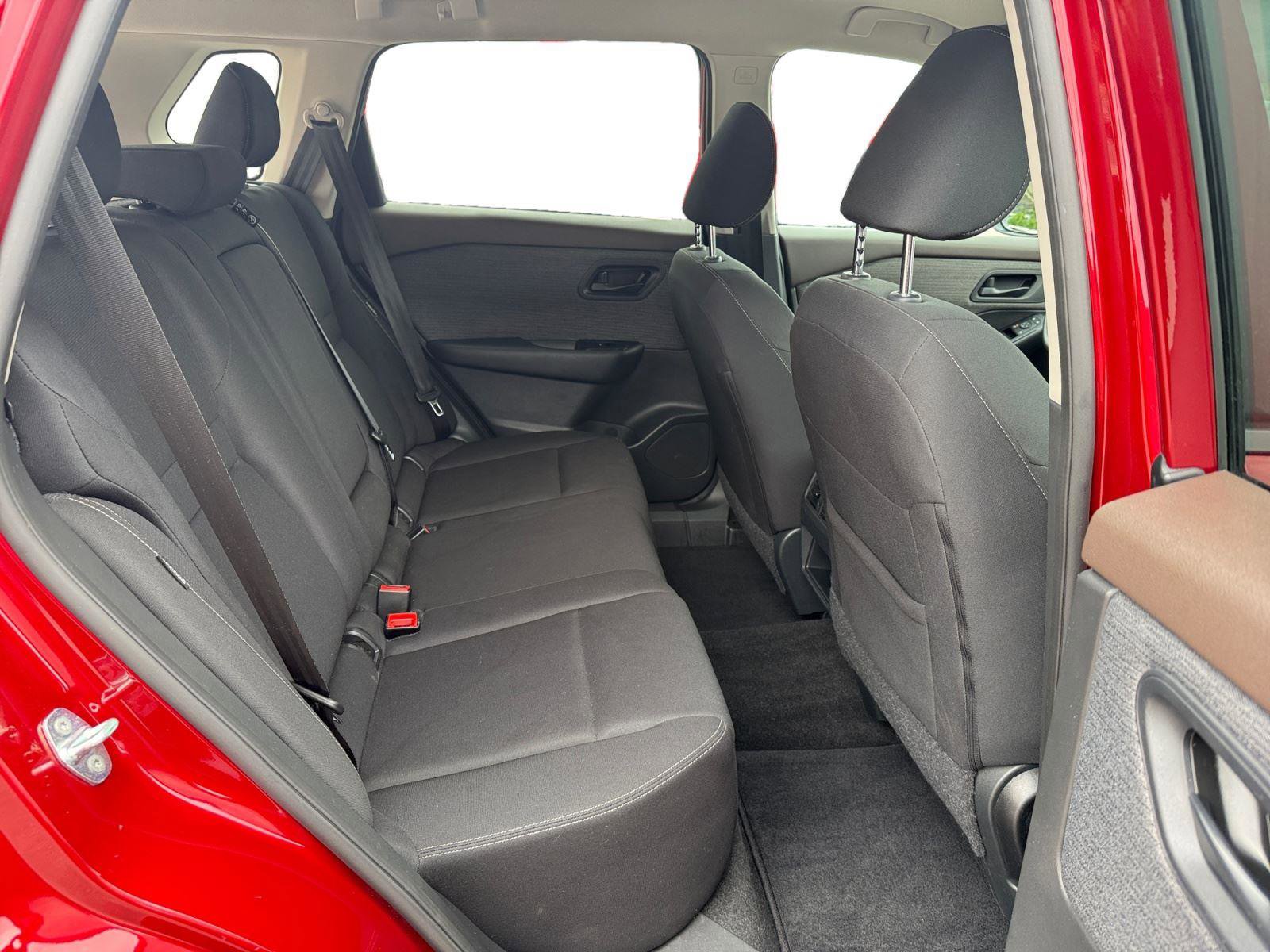 Used 2023 Nissan Rogue S AWD/4WD image 22