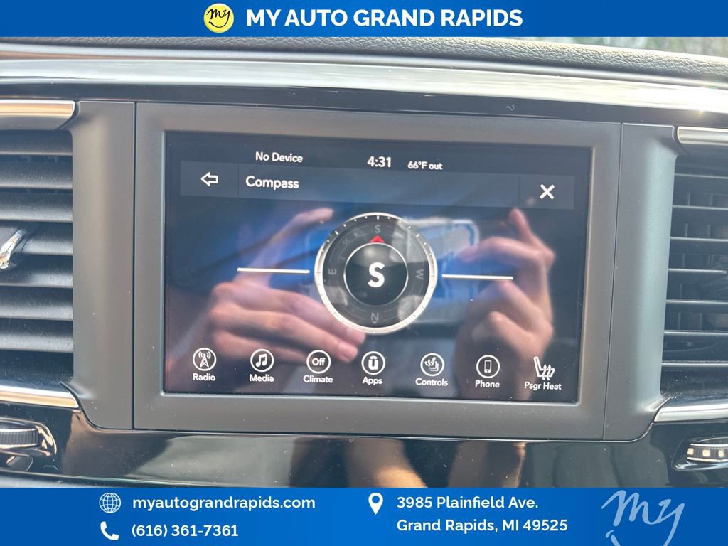 Used 2020 Chrysler Pacifica Touring w/ Cold Weather Group FWD image 20
