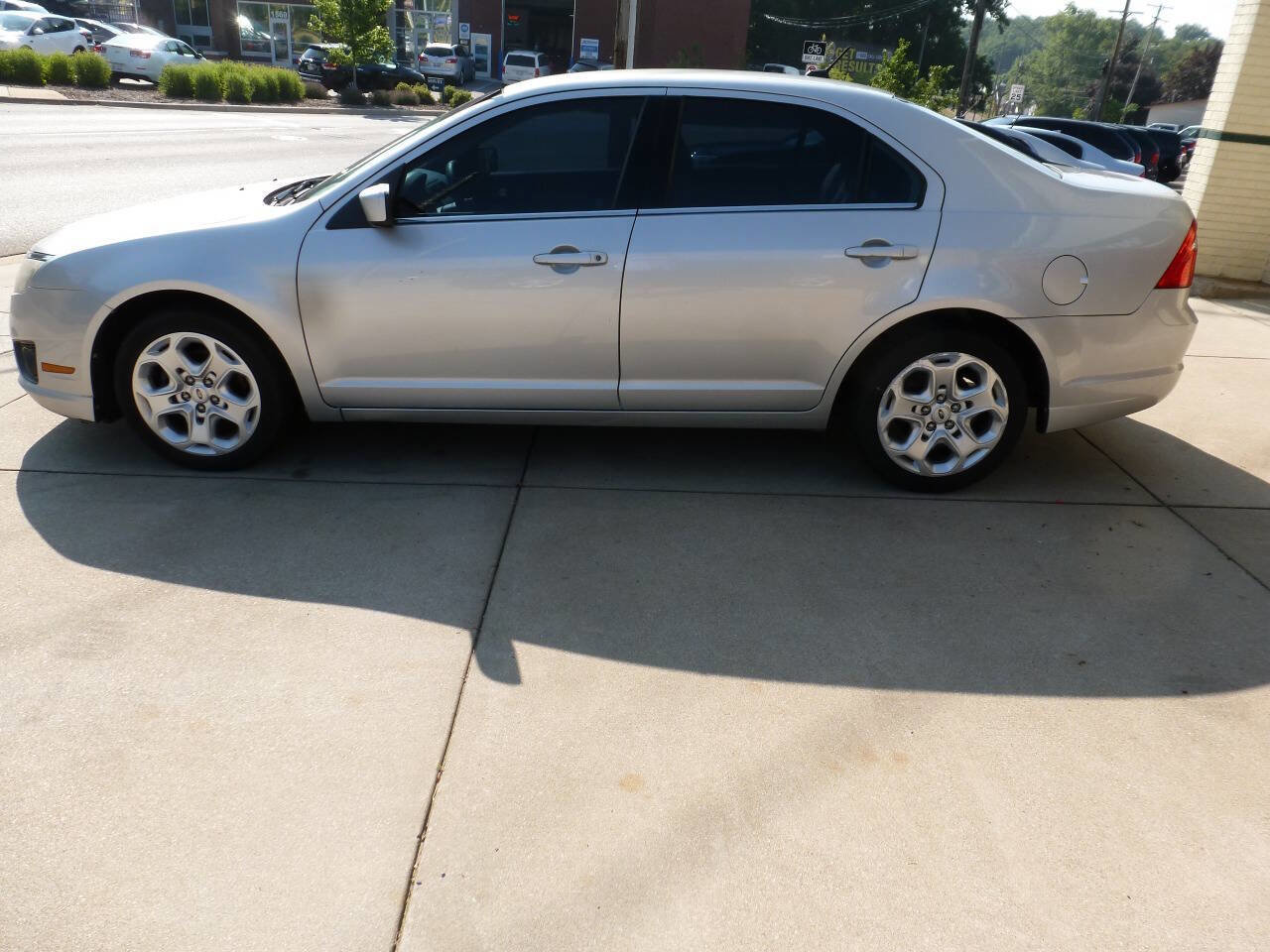 Used 2010 Ford Fusion SE FWD image 6