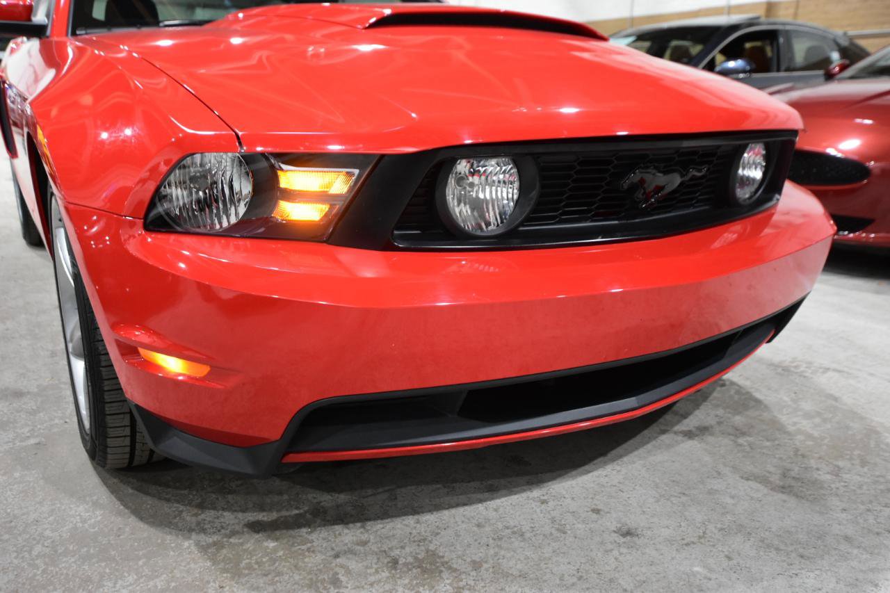 Used 2010 Ford Mustang GT Premium RWD image 4
