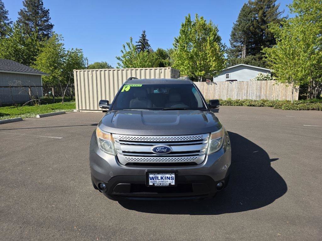Used 2014 Ford Explorer XLT w/ Equipment Group 202A FWD image 2