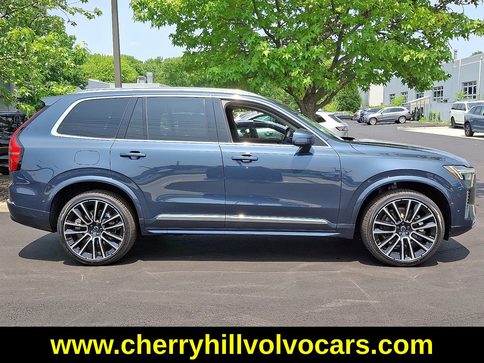 New 2025 Volvo XC90 B6 Plus w/ Protection Package Premier image 8
