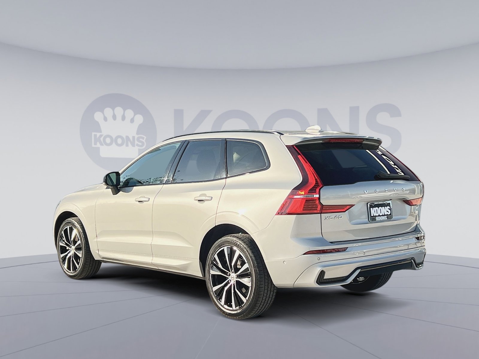 Used 2023 Volvo XC60 B5 Plus w/ Climate Package image 14