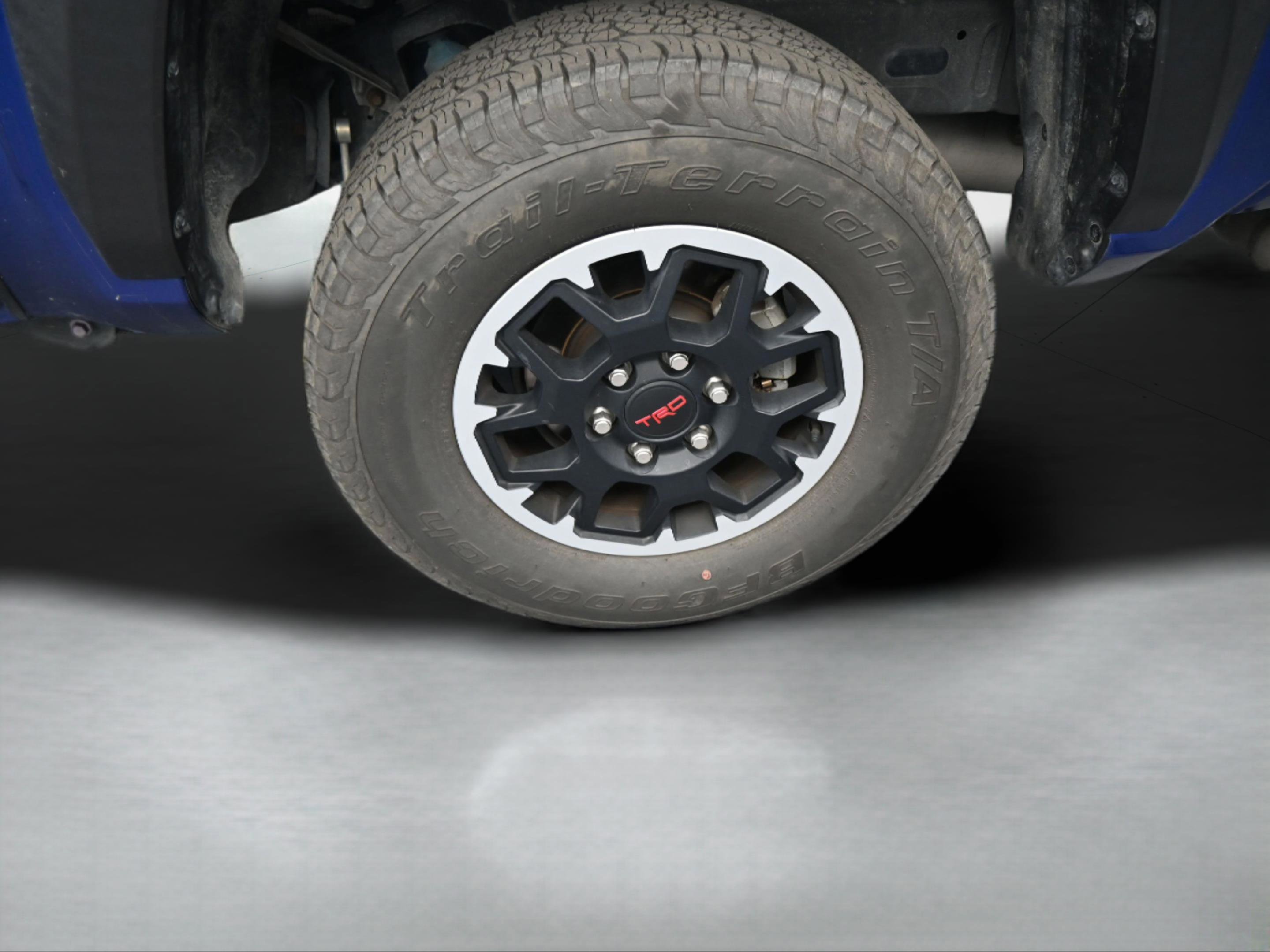 Certified 2024 Toyota Tacoma TRD Off-Road image 35