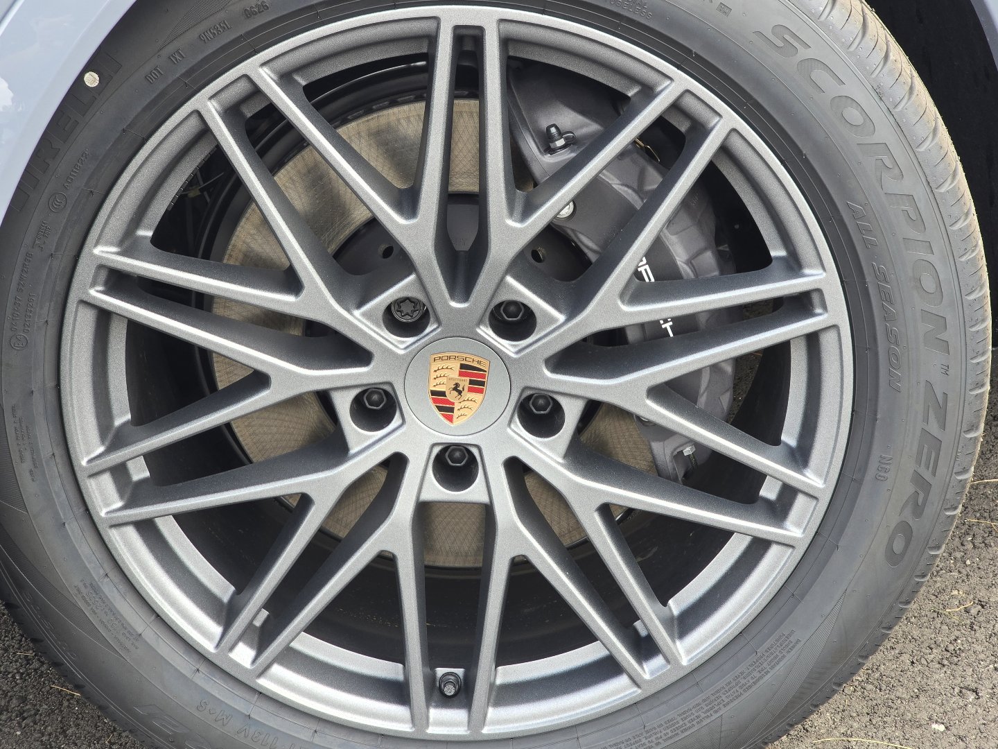 Used 2026 Porsche Cayenne Coupe image 35