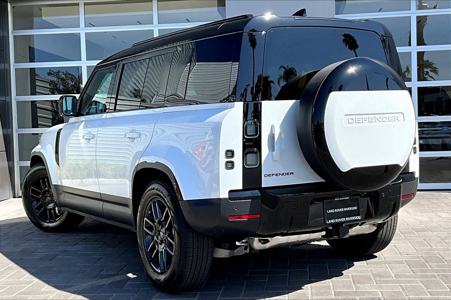 New 2026 Land Rover Defender 110 S image 3