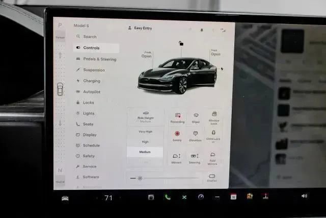 Used 2022 Tesla Model S Standard Range AWD/4WD image 31
