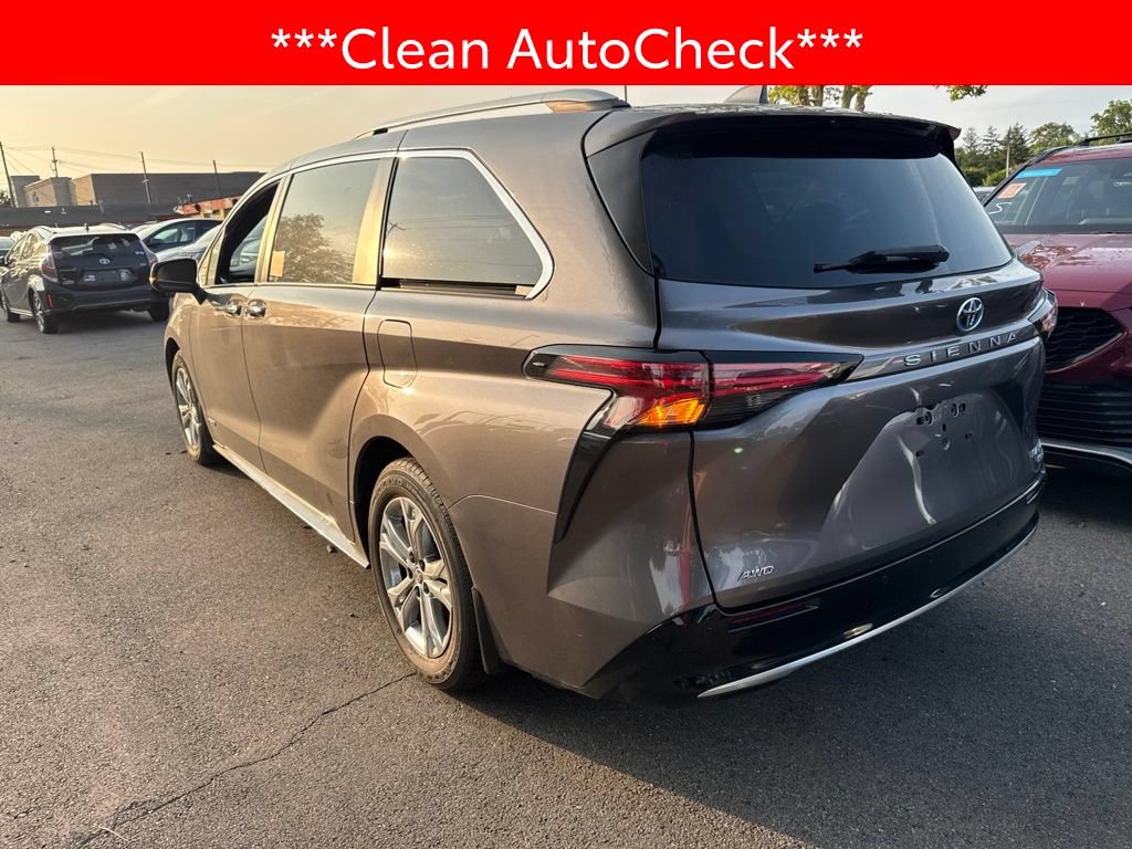 Used 2021 Toyota Sienna Platinum AWD/4WD image 4