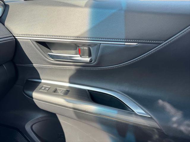 Certified 2022 Toyota Venza XLE image 14