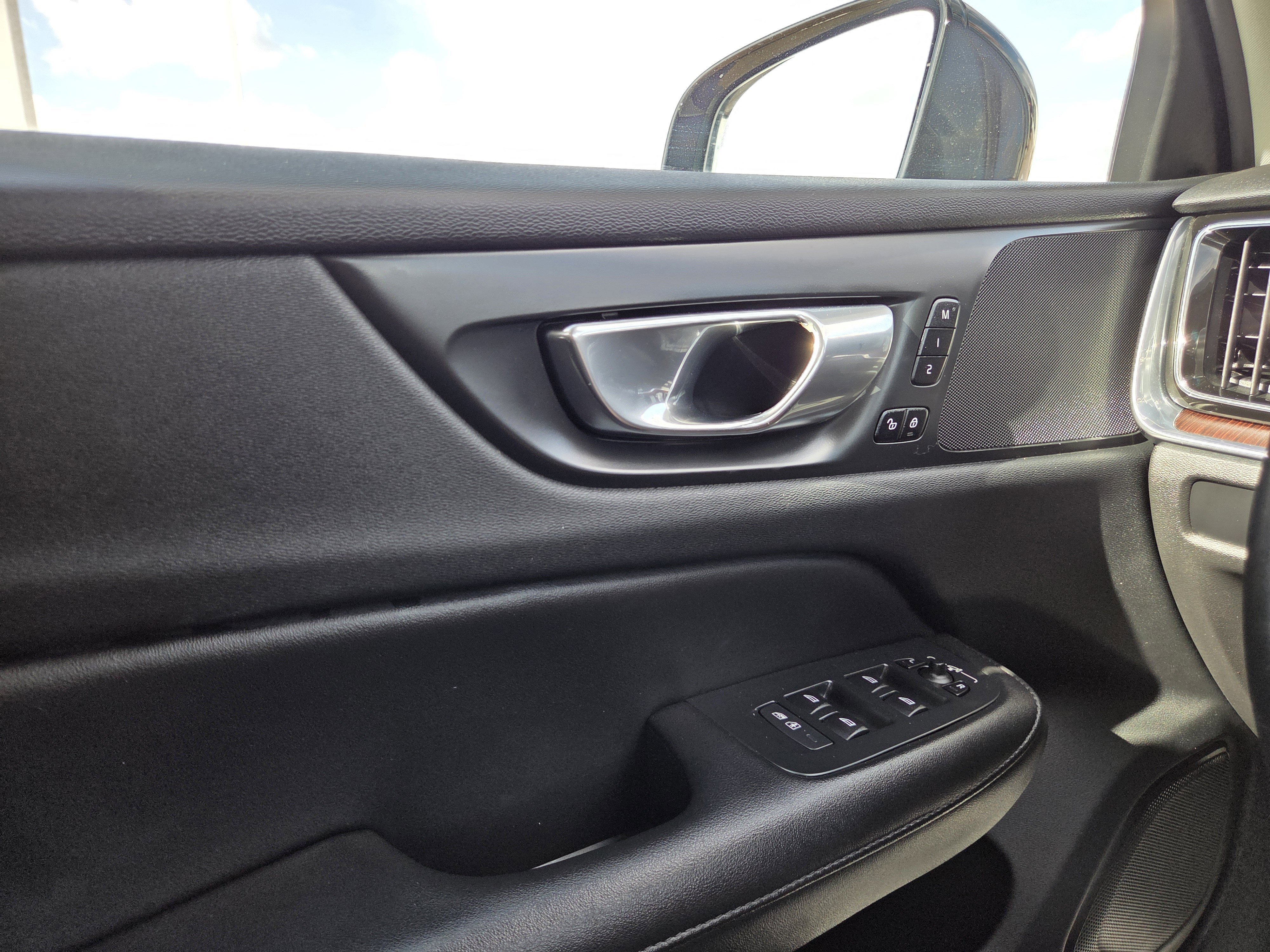 Used 2024 Volvo S60 B5 Plus image 37