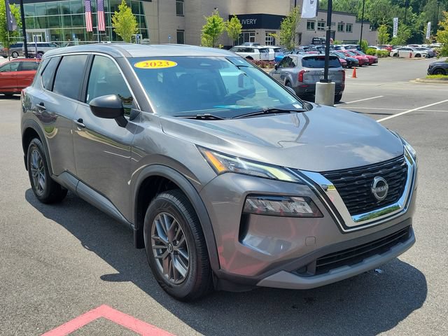 Used 2023 Nissan Rogue S AWD/4WD image 3