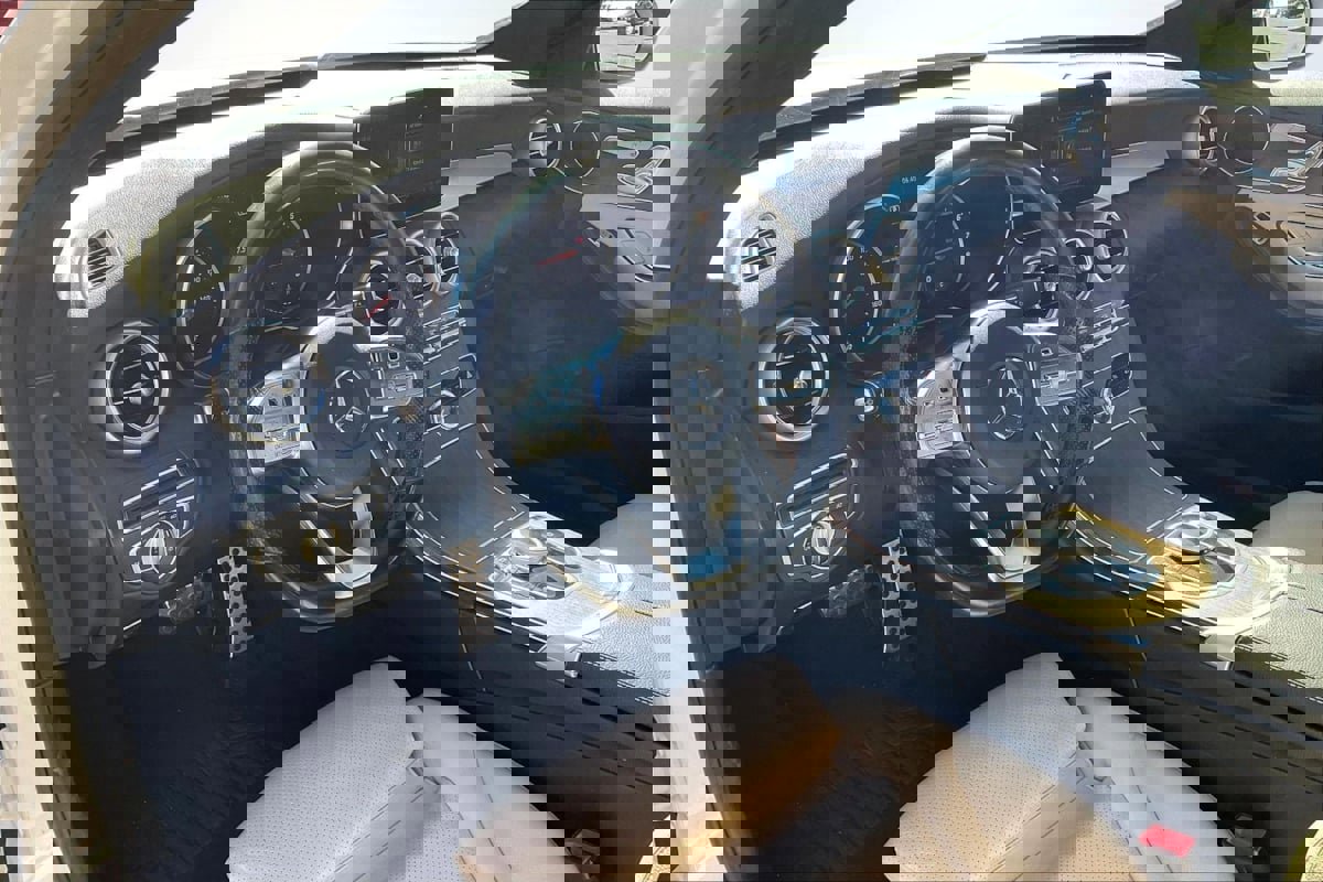 Used 2020 Mercedes-Benz C 300 Sedan image 14