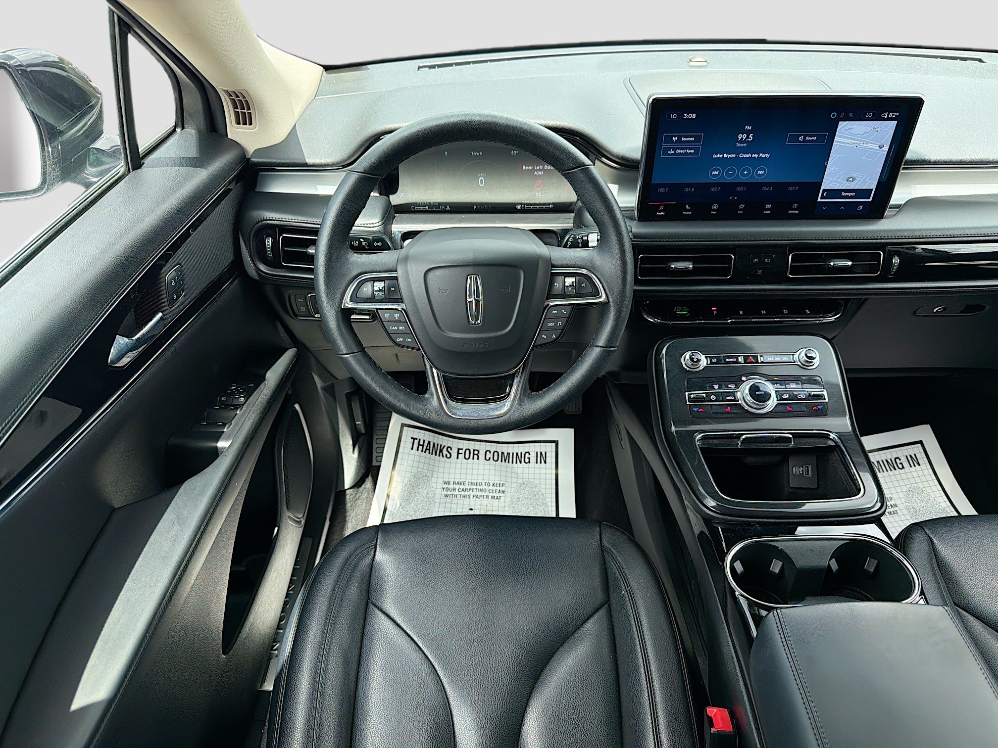 Used 2022 Lincoln Nautilus FWD w/ Premium Package image 16