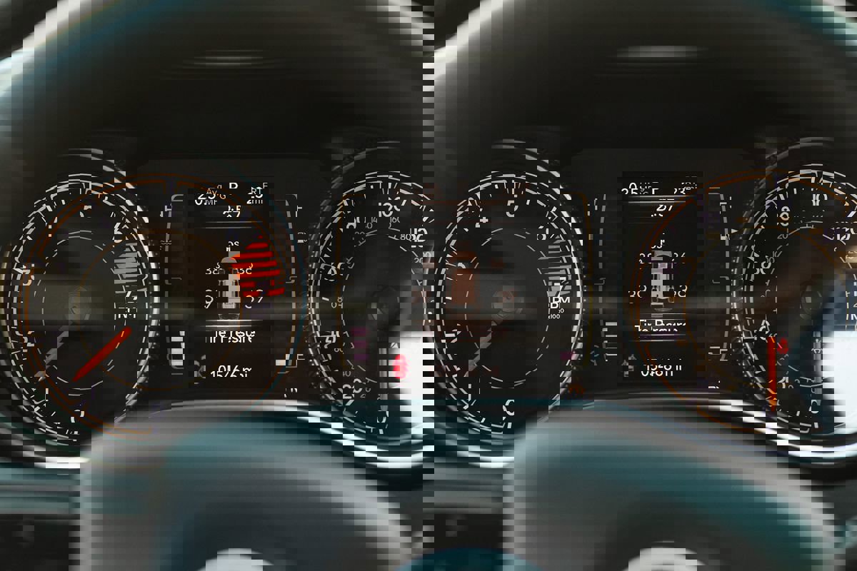 Used 2019 Jeep Cherokee Latitude w/ Popular Appearance Group image 14