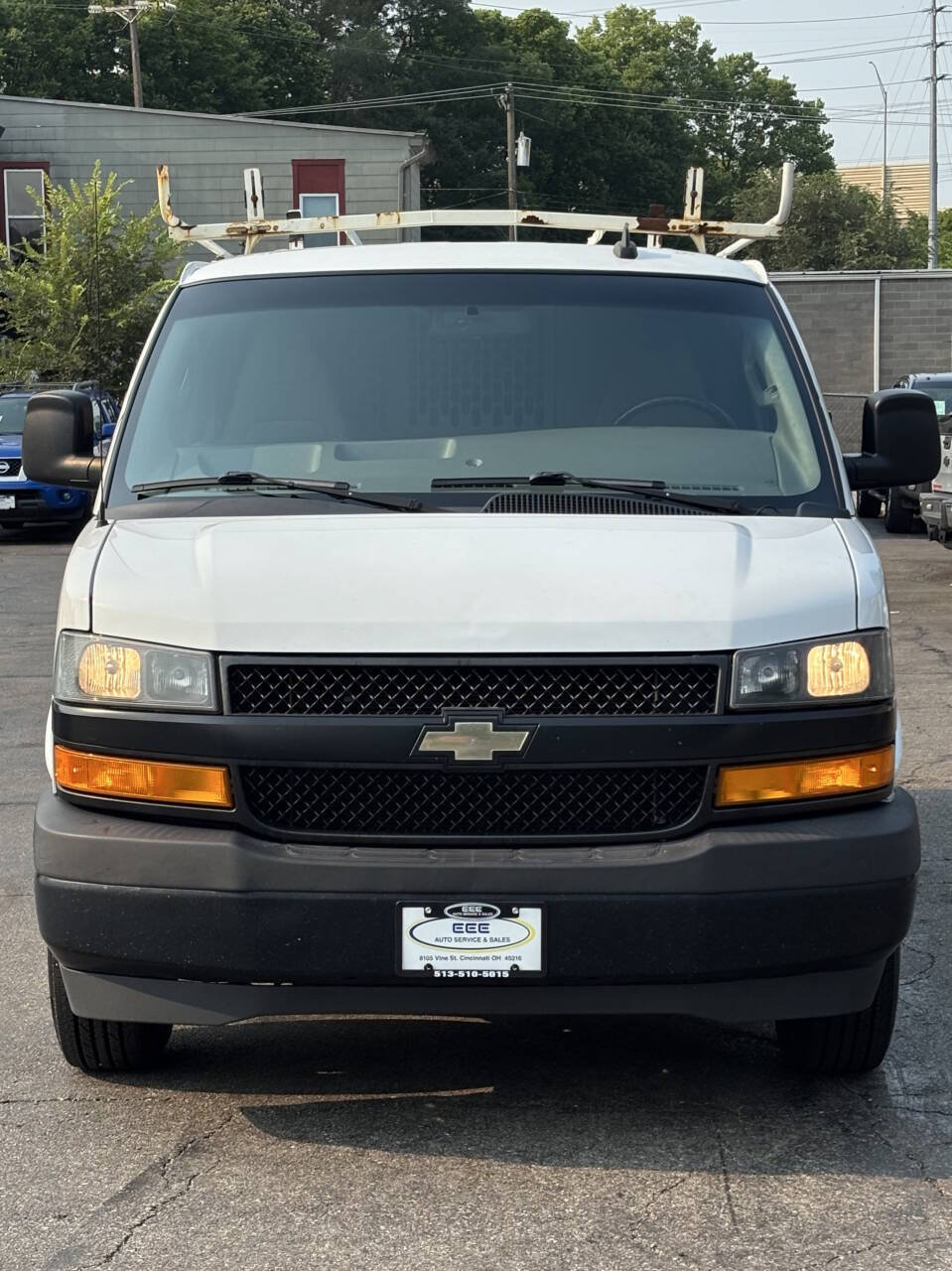 Used 2019 Chevrolet Express 2500 w/ Driver Convenience Package RWD image 3