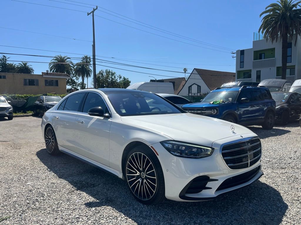 Used 2022 Mercedes-Benz S 500 4MATIC w/ AMG Line Package image 3
