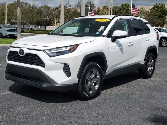 Used 2025 Toyota RAV4 XLE image 2