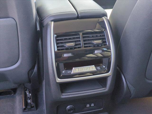 Used 2024 BMW X7 xDrive40i w/ Premium Package AWD/4WD image 19