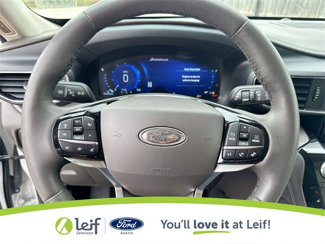 Used 2023 Ford Explorer Platinum w/ Technology Package image 15