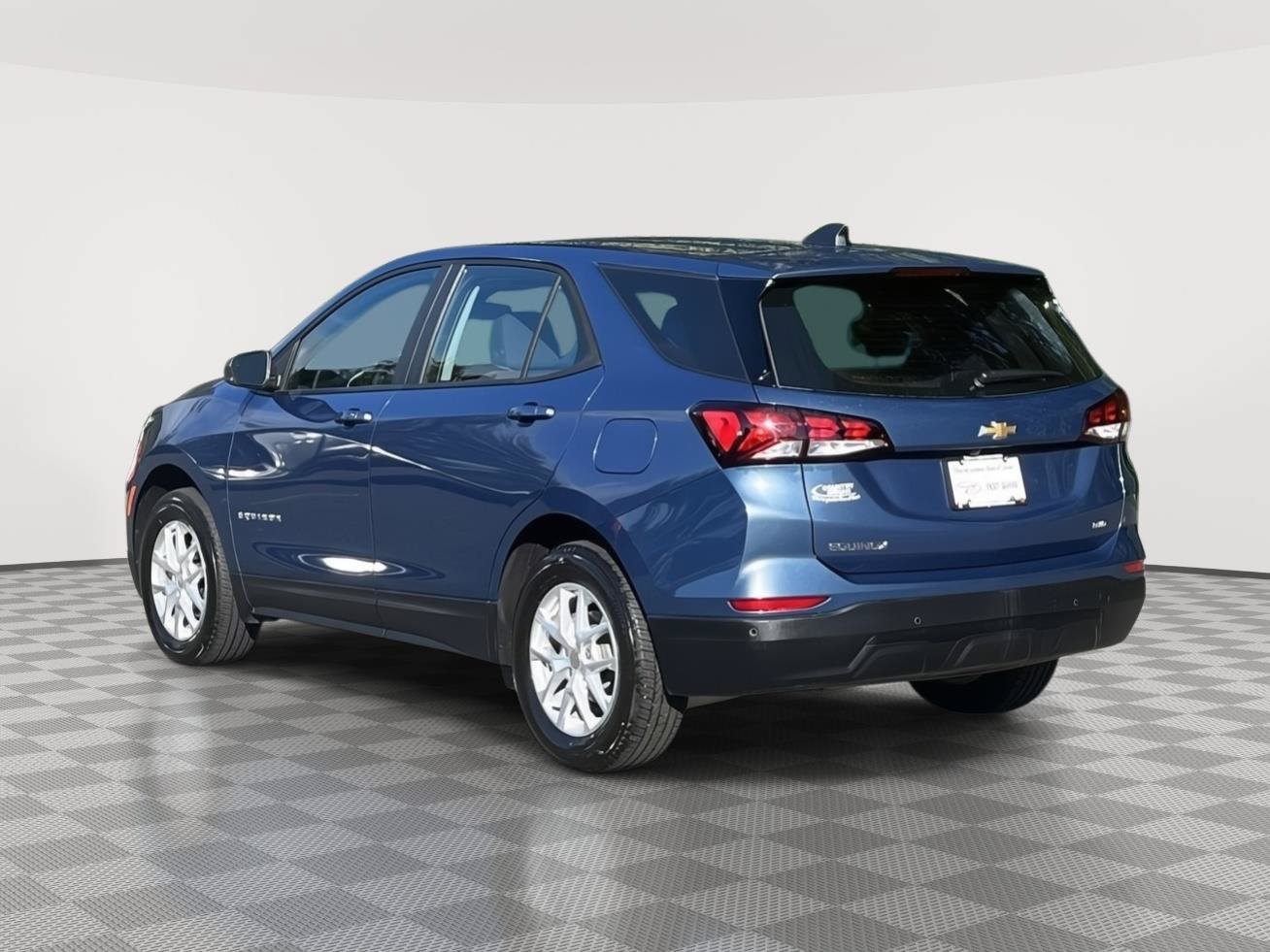 Used 2024 Chevrolet Equinox LS w/ Driver Confidence II Package AWD/4WD image 7