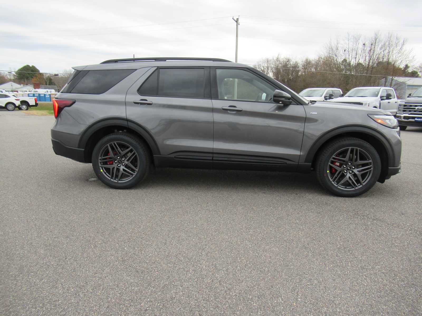 New 2026 Ford Explorer ST-Line w/ ST-Line Street Pack AWD/4WD image 4