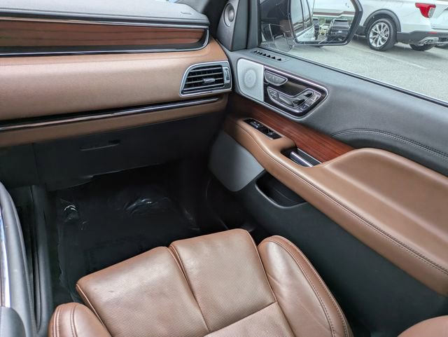 Used 2023 Lincoln Navigator L Reserve image 17