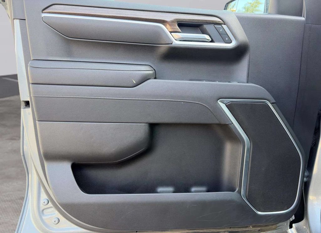 Used 2026 Chevrolet Silverado 1500 RST RWD image 16