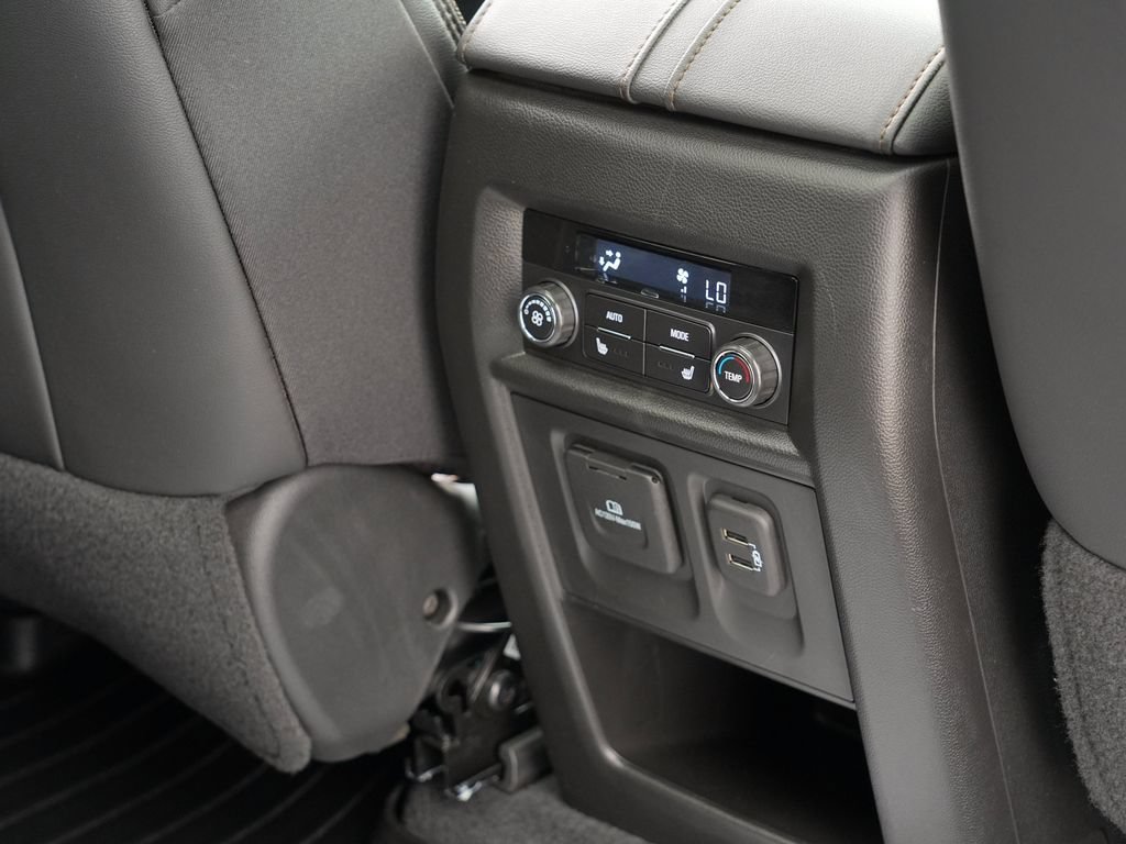 Certified 2023 Chevrolet Traverse High Country AWD/4WD image 31