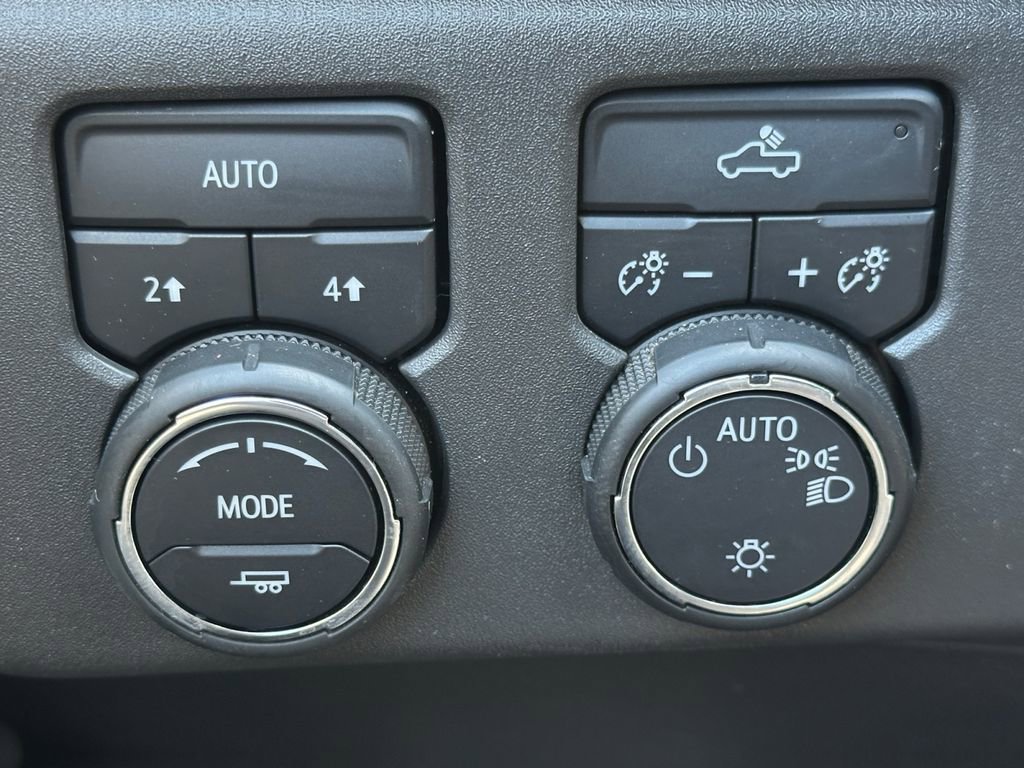 Used 2023 Chevrolet Silverado 1500 LT image 21