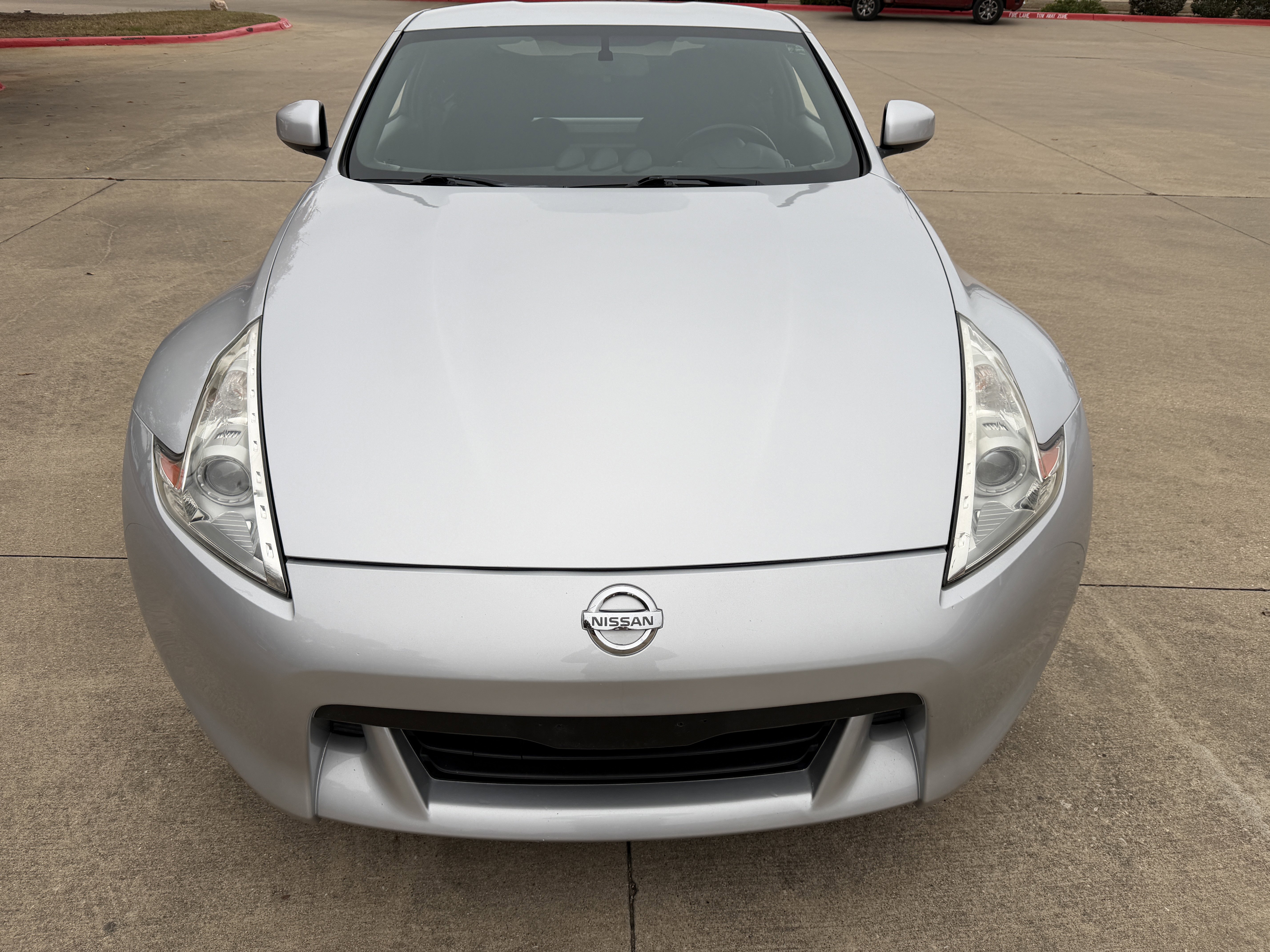 Used 2011 Nissan 370Z Coupe image 4