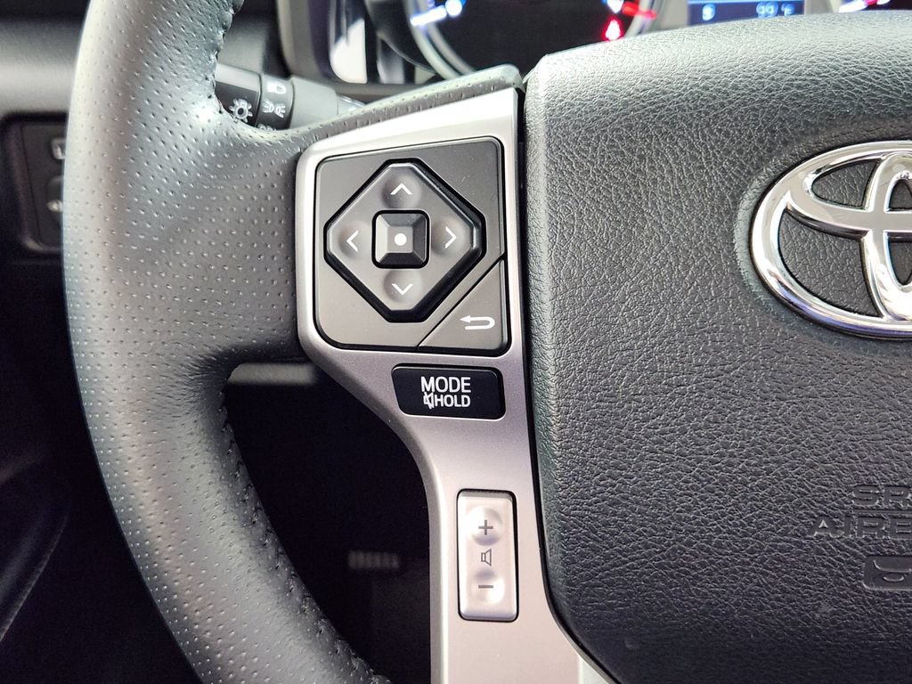 Used 2018 Toyota 4Runner SR5 Premium AWD/4WD image 18
