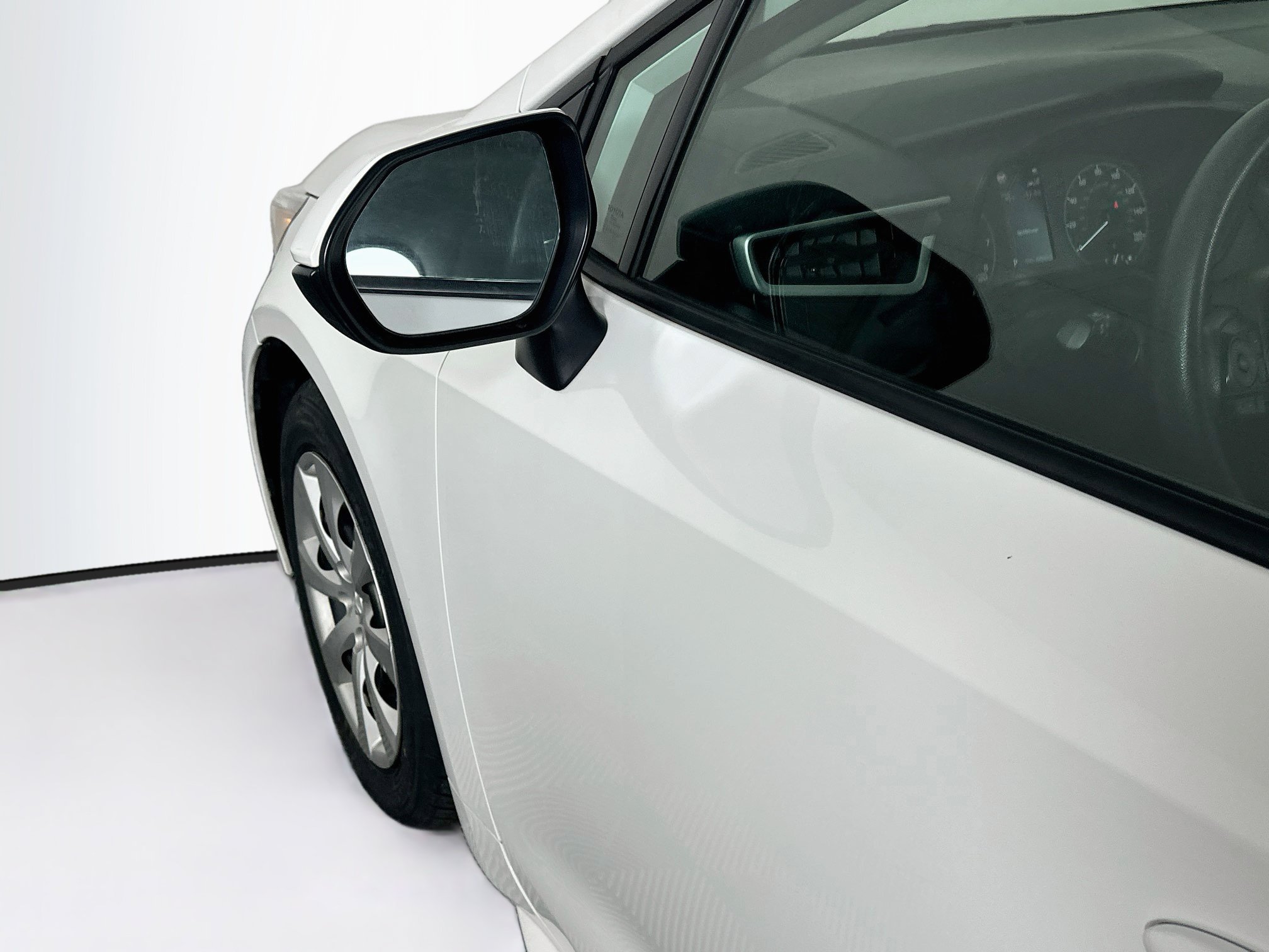 Used 2025 Toyota Corolla LE FWD image 16