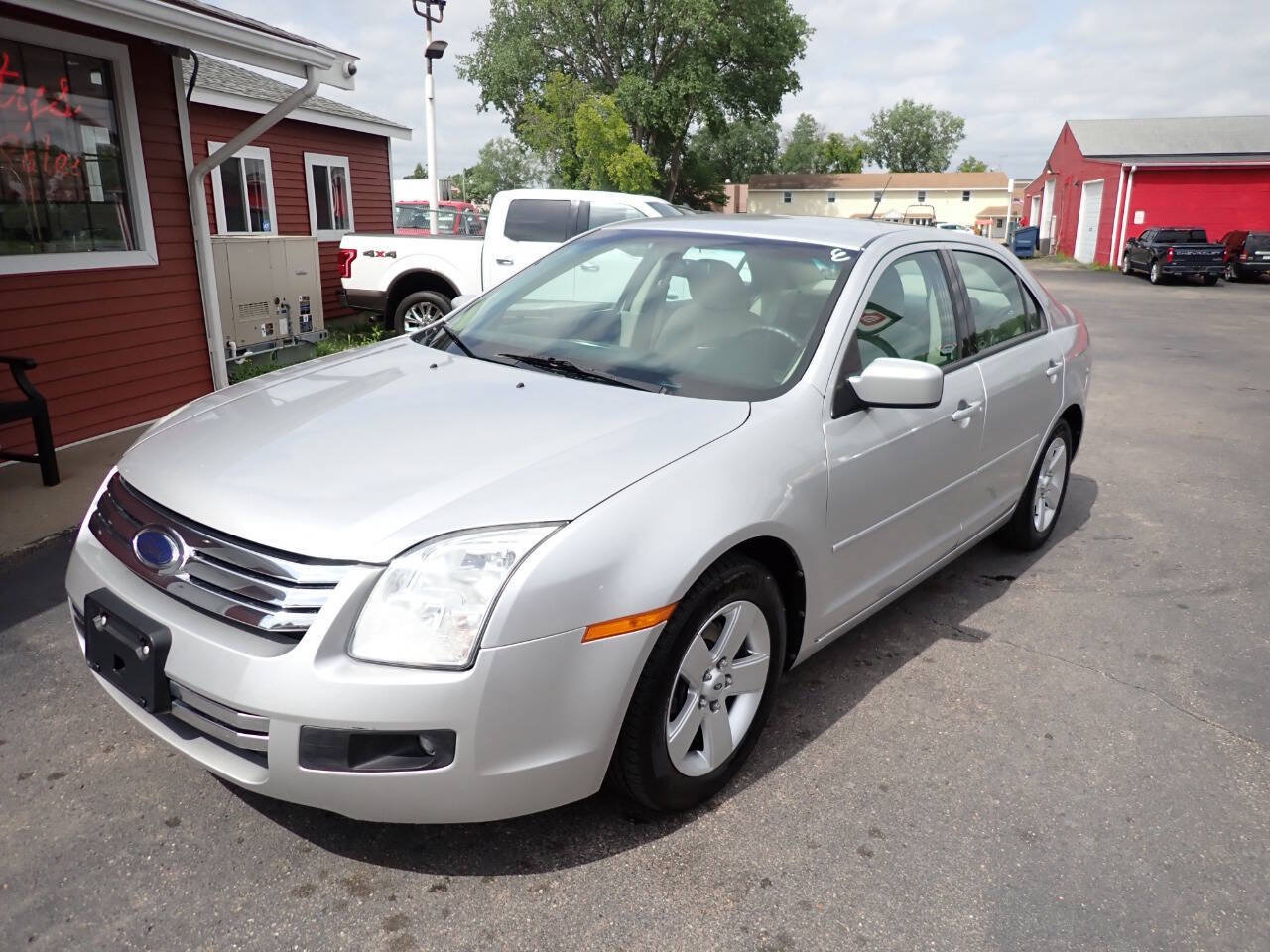 Used 2009 Ford Fusion SE FWD image 3