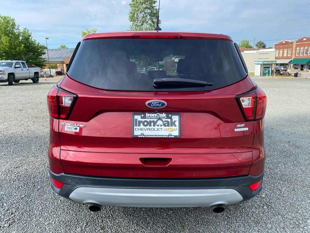 Used 2019 Ford Escape SE FWD image 4
