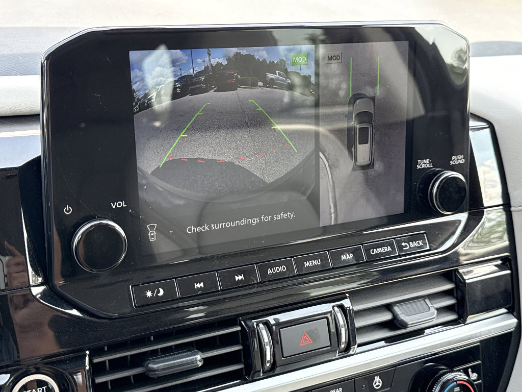 Used 2024 Nissan Pathfinder SL w/ SL Premium Package FWD image 21