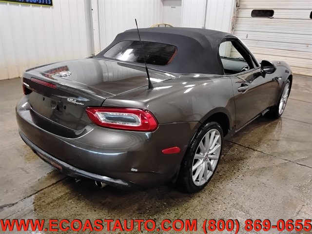 Used 2017 FIAT 124 Spider Lusso RWD image 3