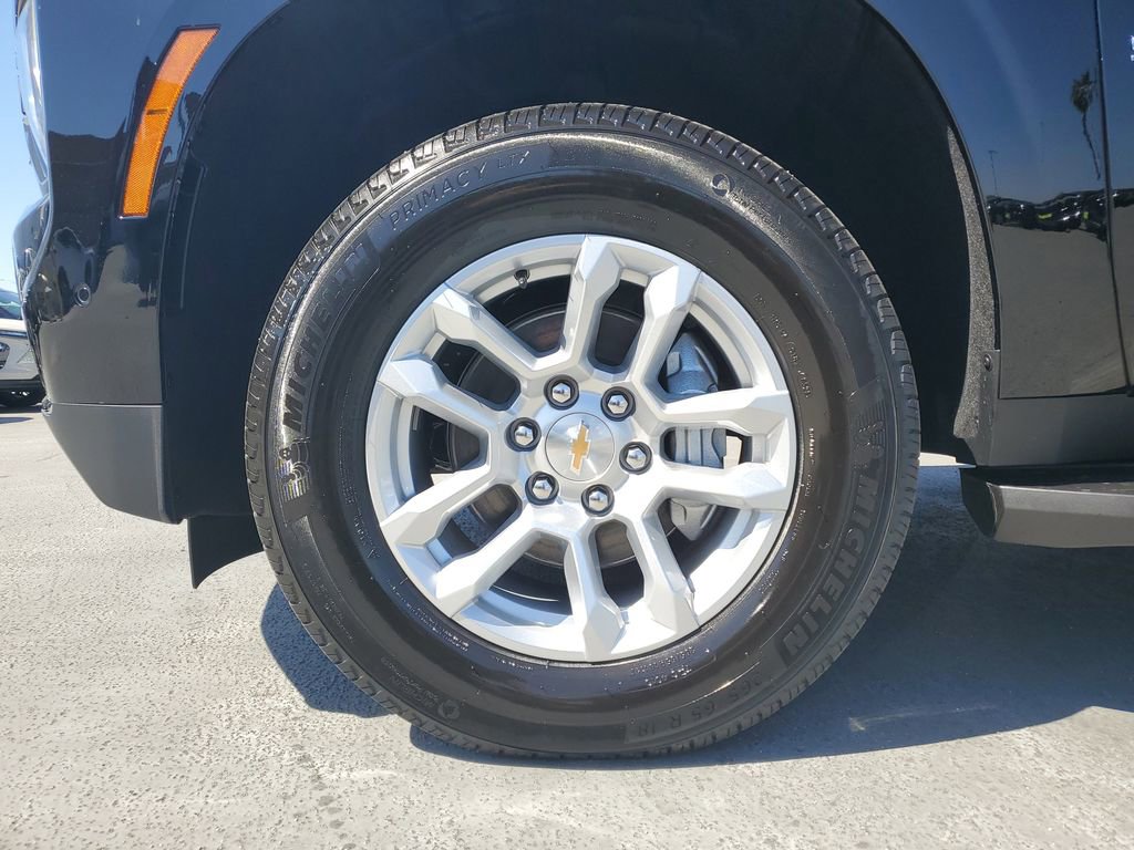 New 2026 Chevrolet Suburban LT w/ Comfort Package image 6