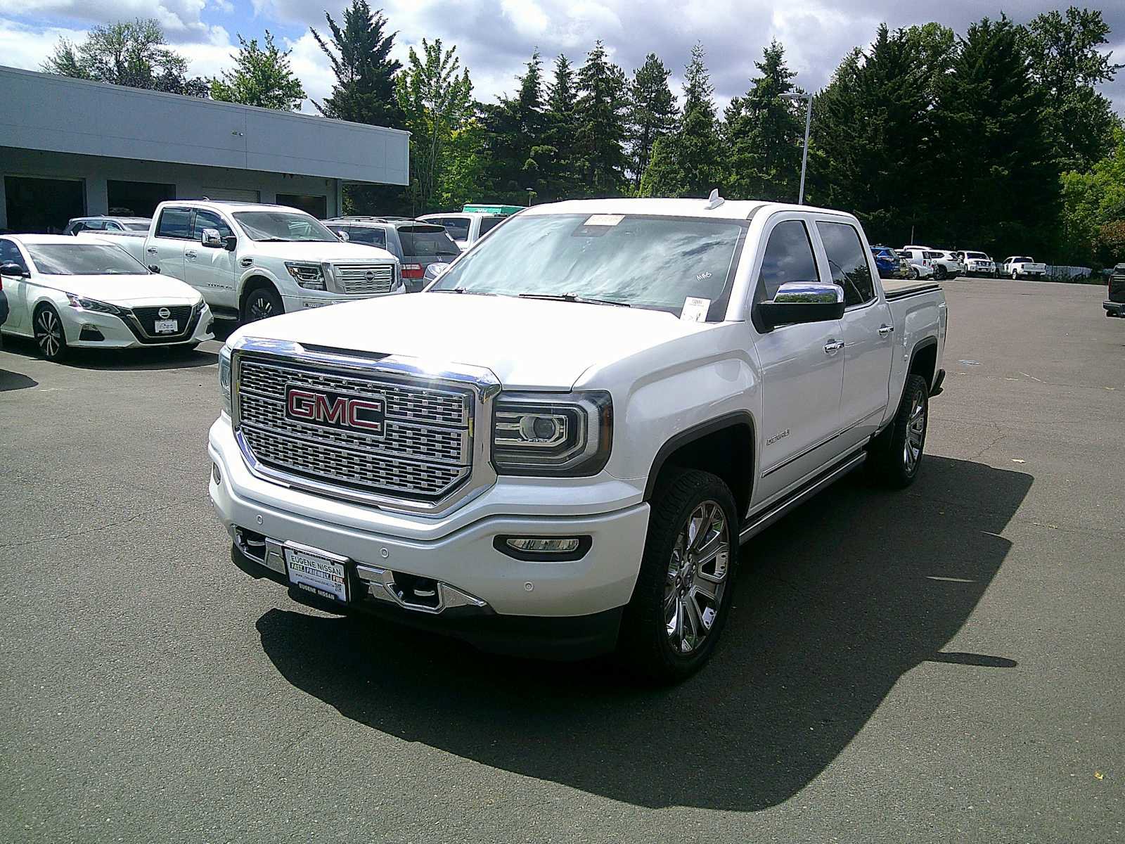Used 2017 GMC Sierra 1500 Denali w/ Denali Ultimate Package AWD/4WD image 1