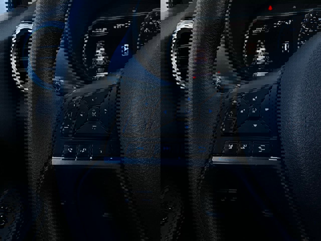 Used 2025 Nissan Versa SV image 28