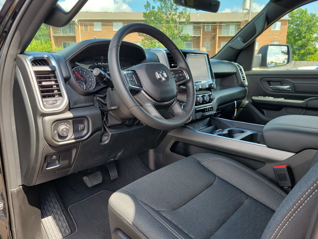New 2026 RAM 1500 Express AWD/4WD image 12